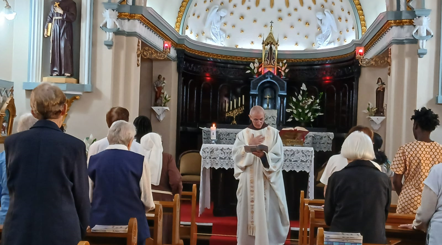 Betânia Nossa Senhora Aparecida em celebração